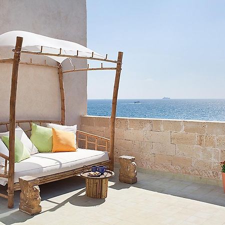 Four Hearts - Acre'S Sea Side Suite Kültér fotó