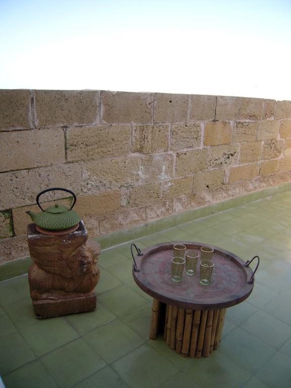 Four Hearts - Acre'S Sea Side Suite Kültér fotó